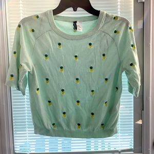 Divided Short Sleeve Sweater